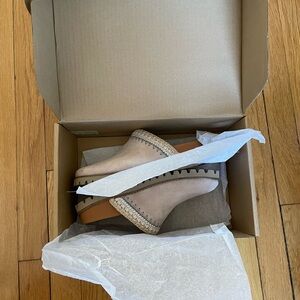 The Sak Bolinas Lug Sole Clog - Size 8 - Suede Seminyak Sand